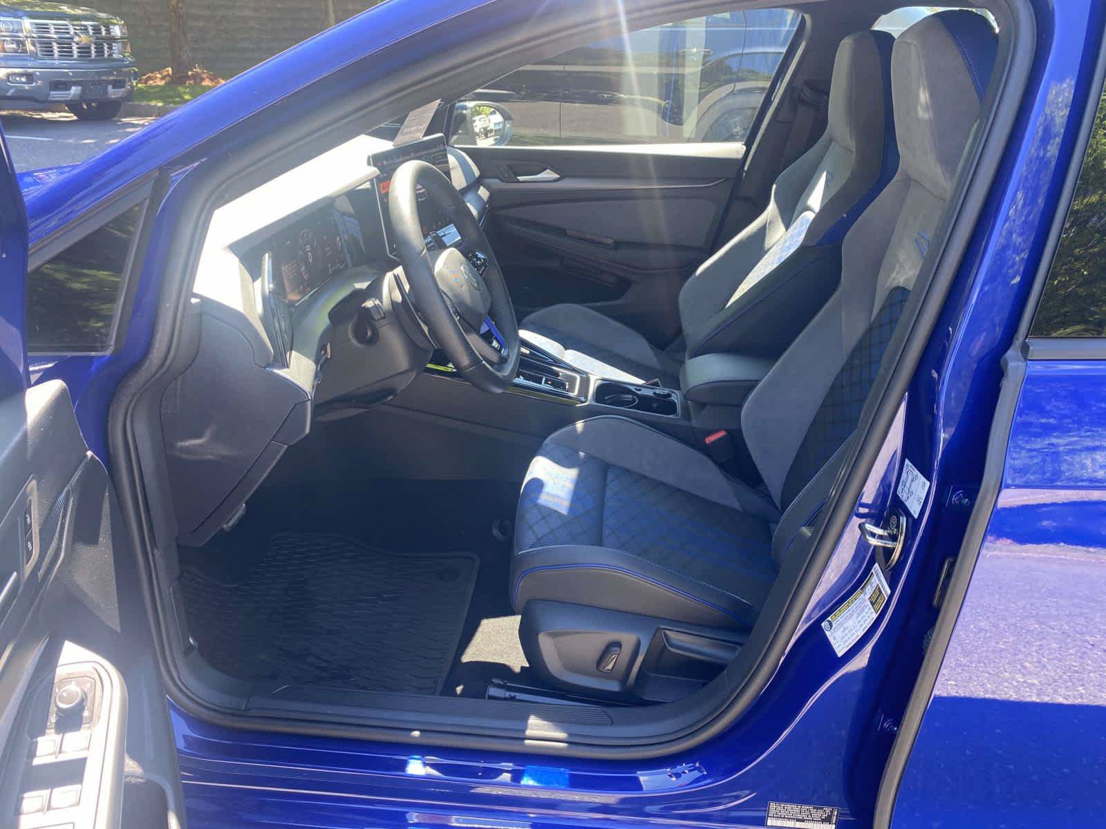 Certified 2025 Volkswagen Golf w/ Euro Style Package AWD/4WD image 10