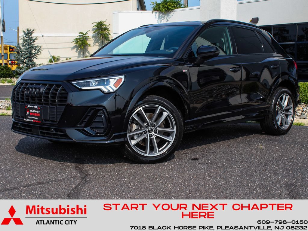 Used 2023 Audi Q3 2.0T Premium w/ Black Optic Sport Package AWD/4WD image 1