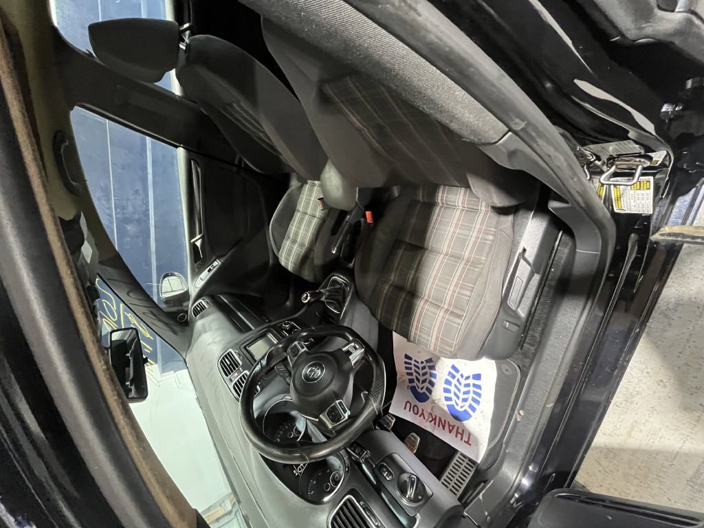 Used 2010 Volkswagen GTI 4-Door image 5