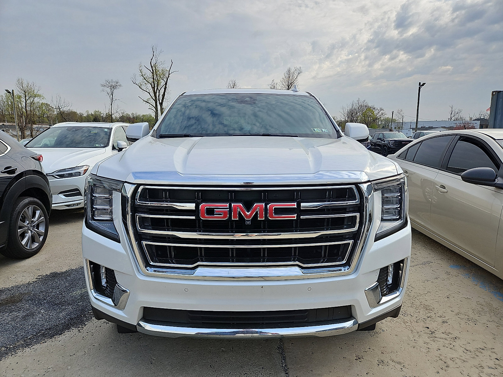 Certified 2023 GMC Yukon XL SLT w/ SLT Premium Package image 3