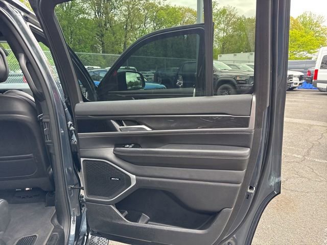 Used 2023 Jeep Wagoneer 4WD w/ Premium Group I image 33