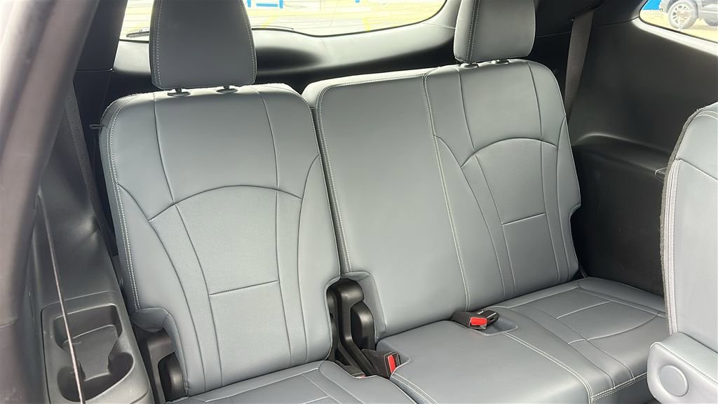 Used 2023 Buick Enclave Essence w/ Experience Buick Package FWD image 31
