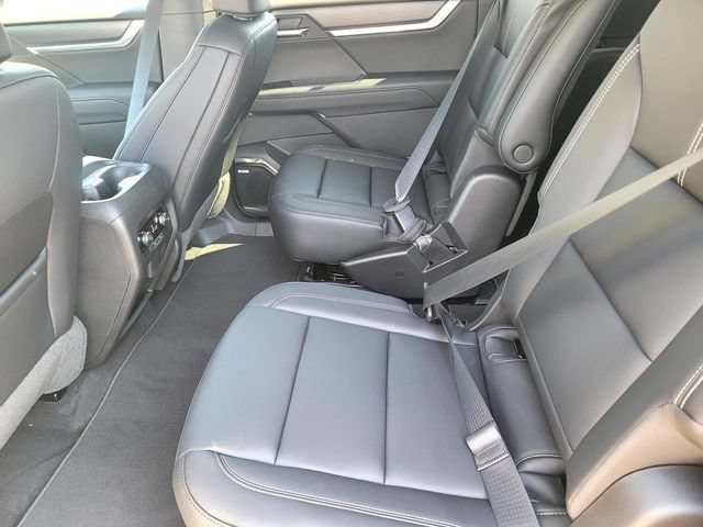 New 2026 GMC Acadia Elevation w/ Elevation Premium Package AWD/4WD image 16