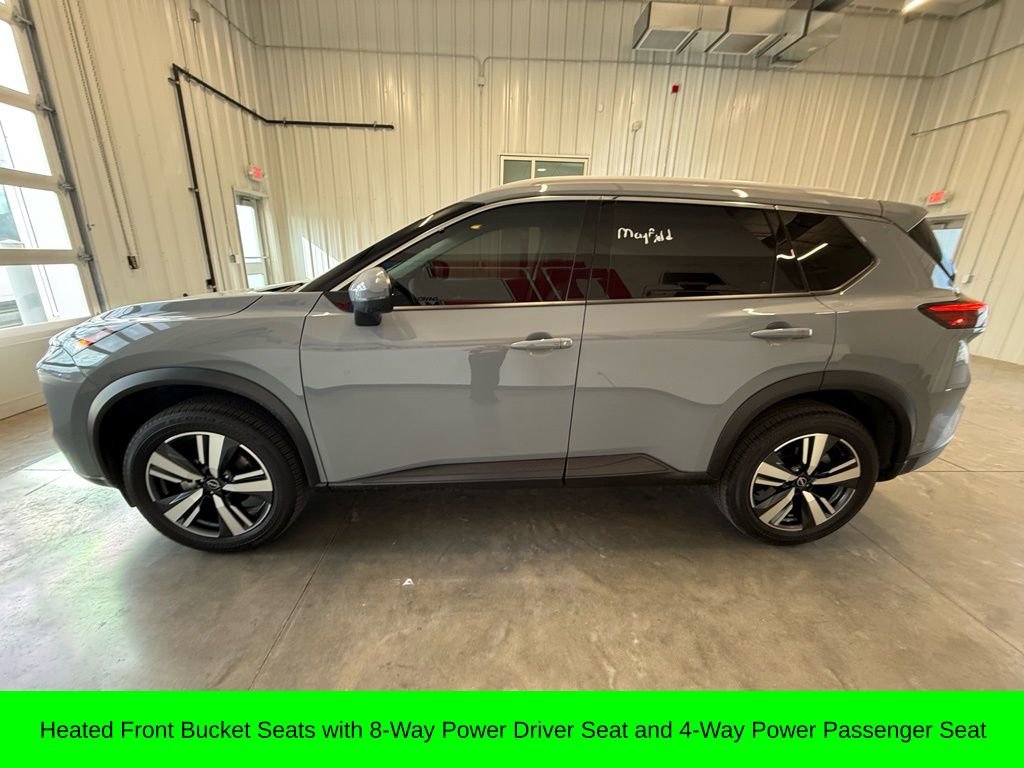 Used 2025 Nissan Rogue SL w/ SL Premium Package image 10