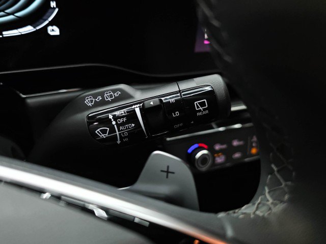 Used 2024 Kia Niro EX FWD image 22
