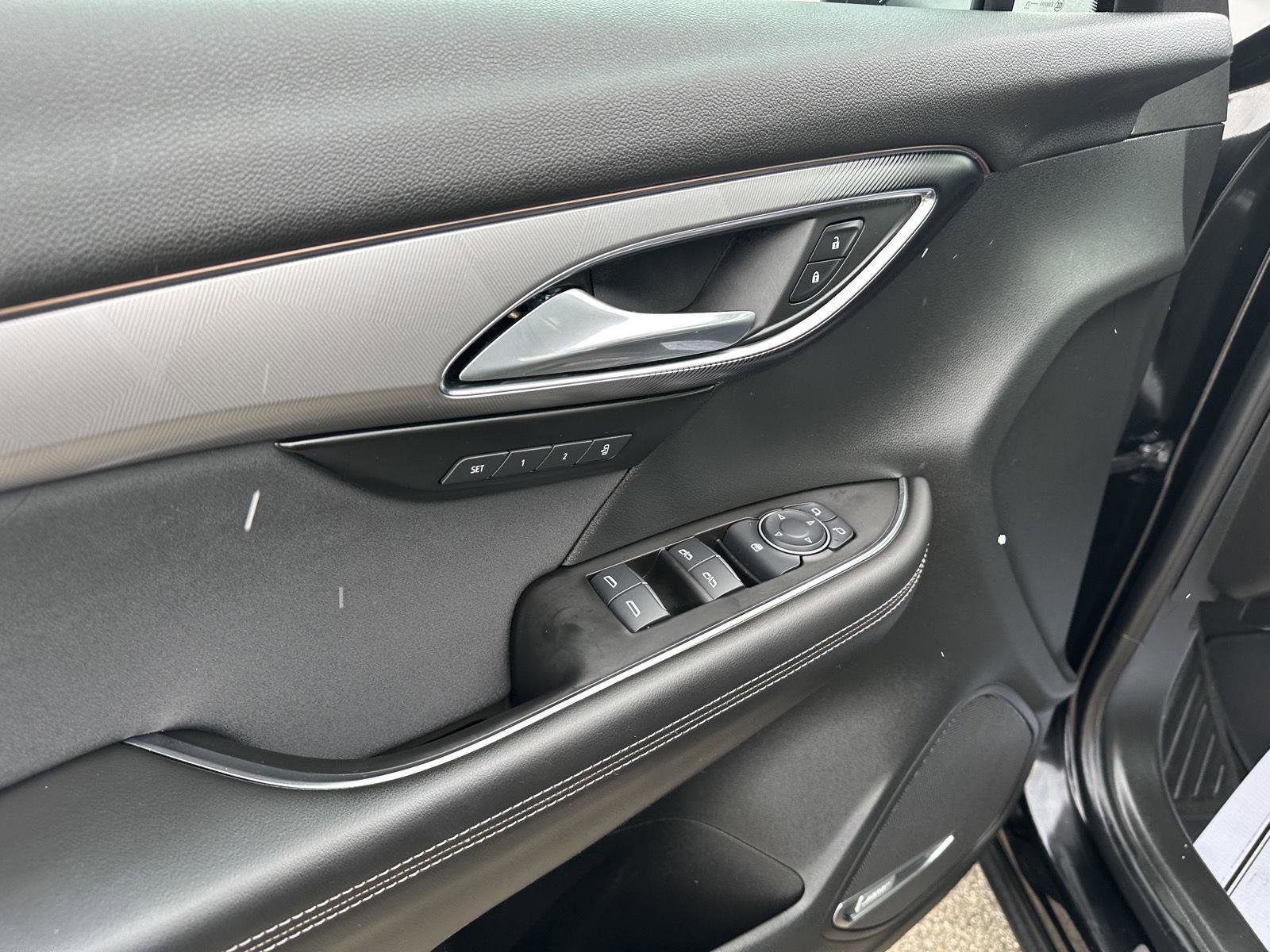 Used 2025 Buick Envision Sport Touring image 18