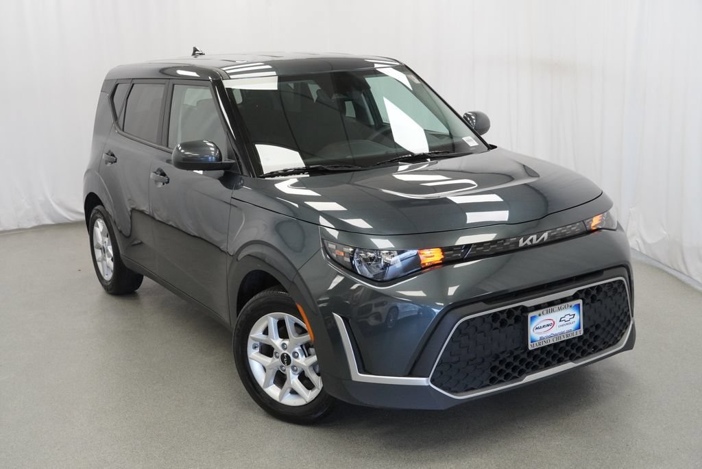 Used 2025 Kia Soul LX w/ LX Technology Package FWD image 35