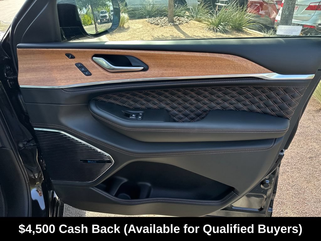 New 2026 Jeep Grand Cherokee Summit w/ Obsidian Package AWD/4WD image 36