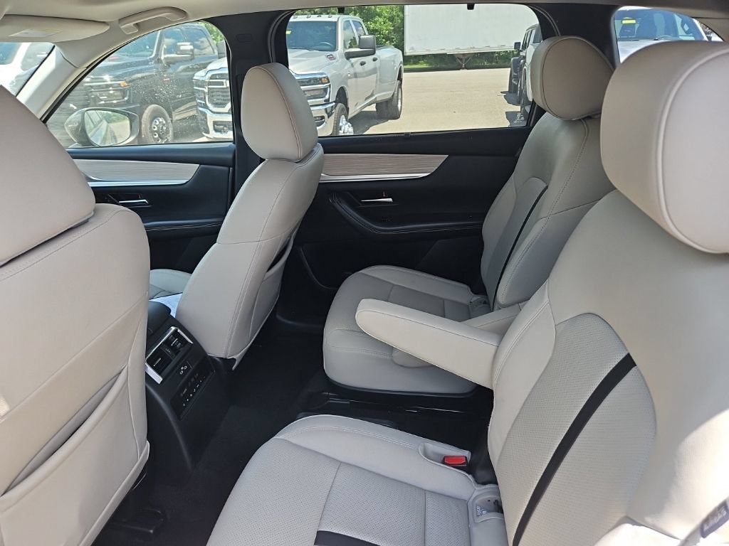 Used 2024 MAZDA CX-90 3.3 Turbo w/ Preferred Plus AWD/4WD image 15