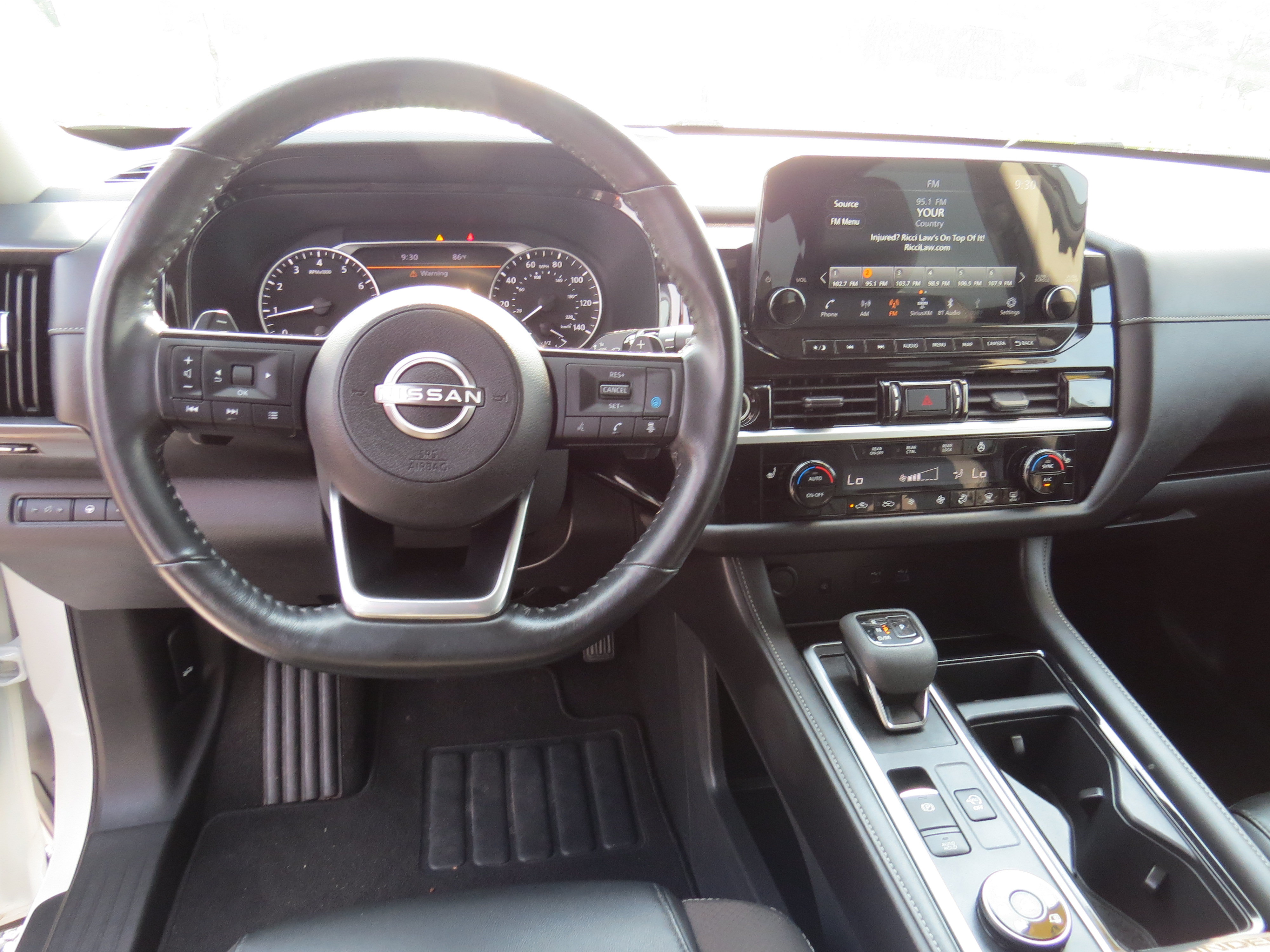 Used 2023 Nissan Pathfinder SL AWD/4WD image 22
