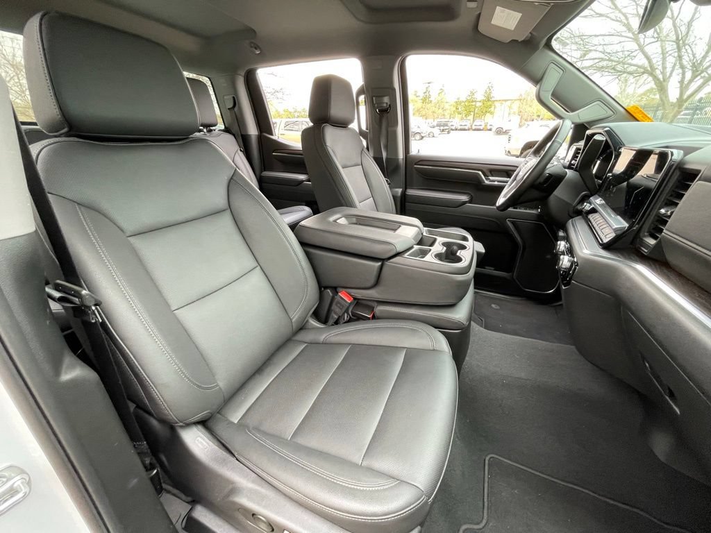 Used 2025 GMC Sierra 1500 SLT AWD/4WD image 32
