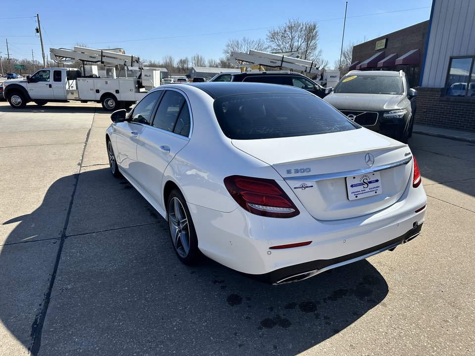 Used 2017 Mercedes-Benz E 300 4MATIC image 7