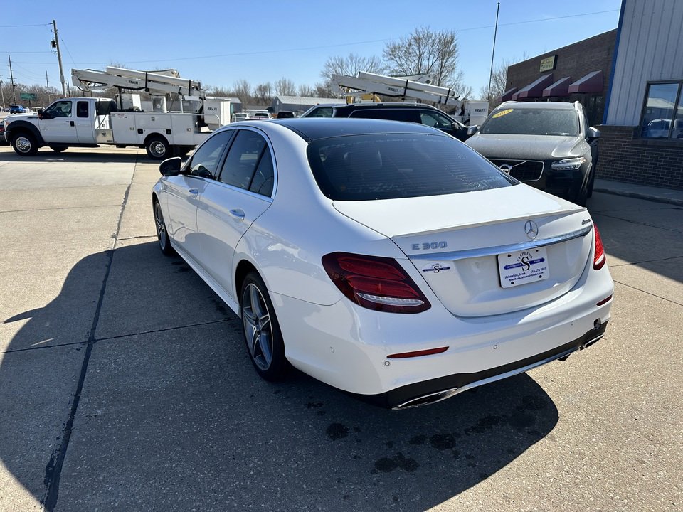 Used 2017 Mercedes-Benz E 300 4MATIC image 7