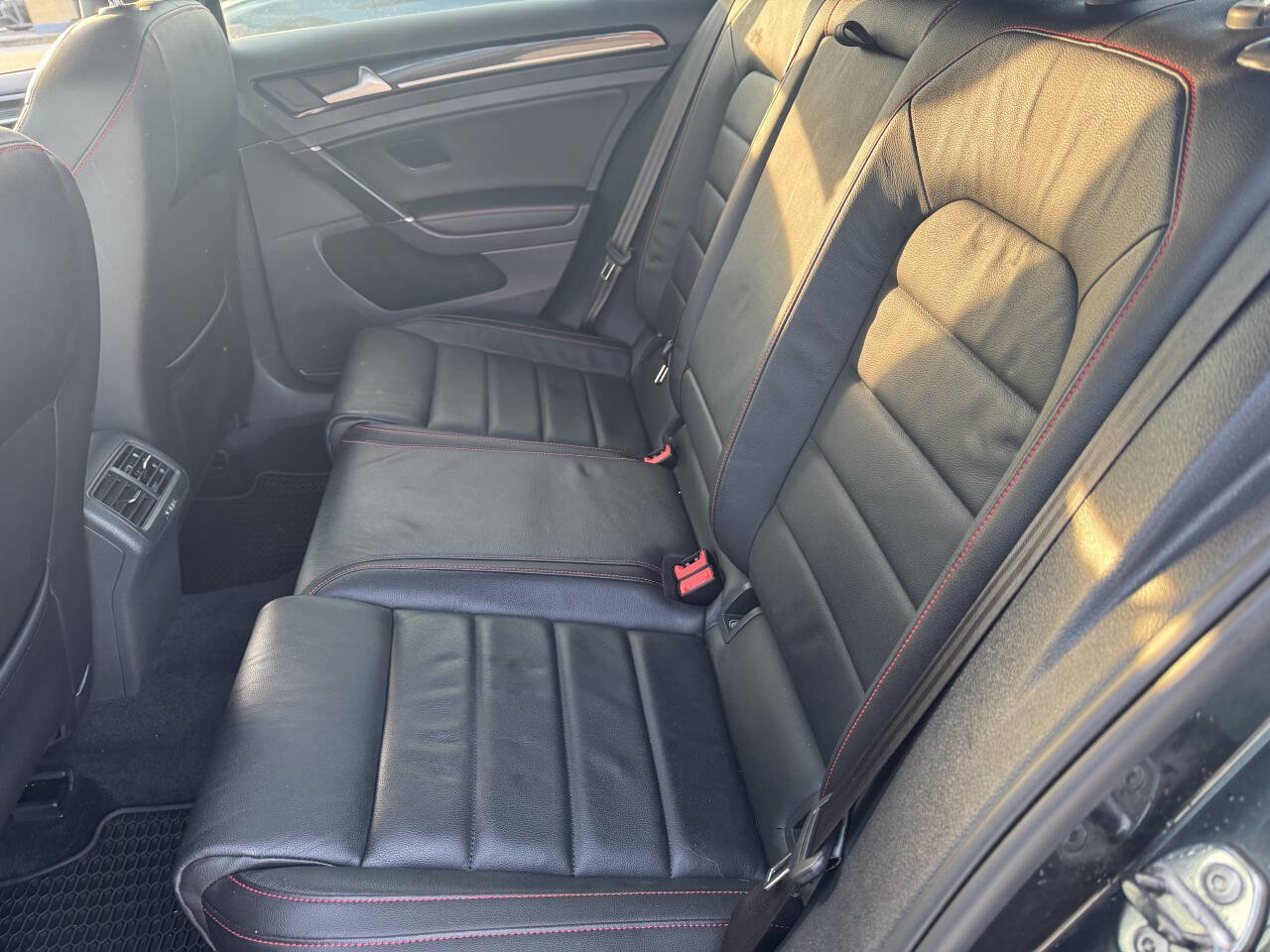 Used 2017 Volkswagen GTI Autobahn FWD image 19