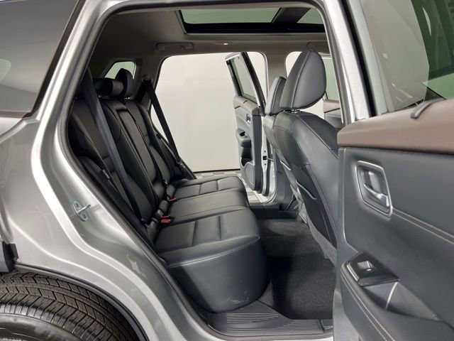 Used 2021 Nissan Rogue SV w/ Premium Package image 48