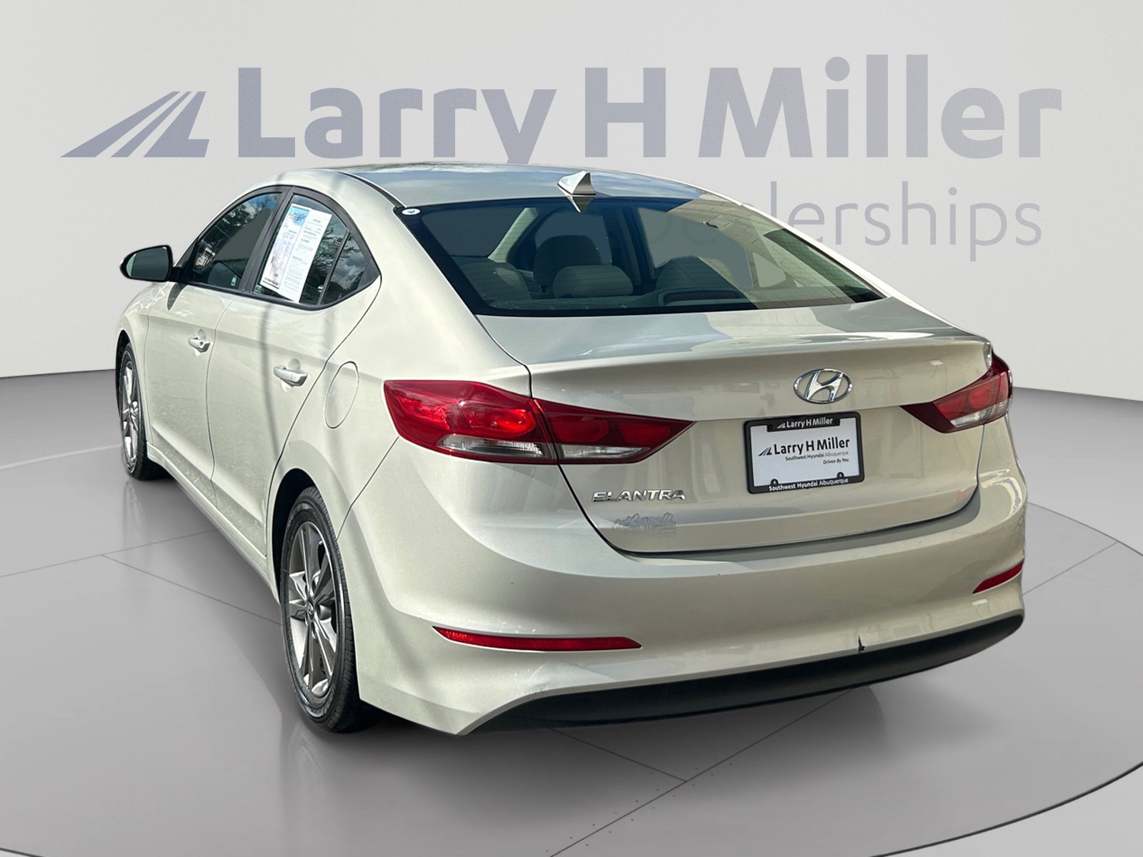Used 2018 Hyundai Elantra SEL w/ Cargo Package FWD image 4