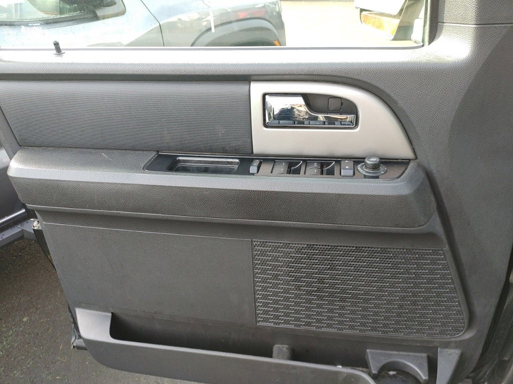 Used 2013 Ford Expedition EL Limited image 9