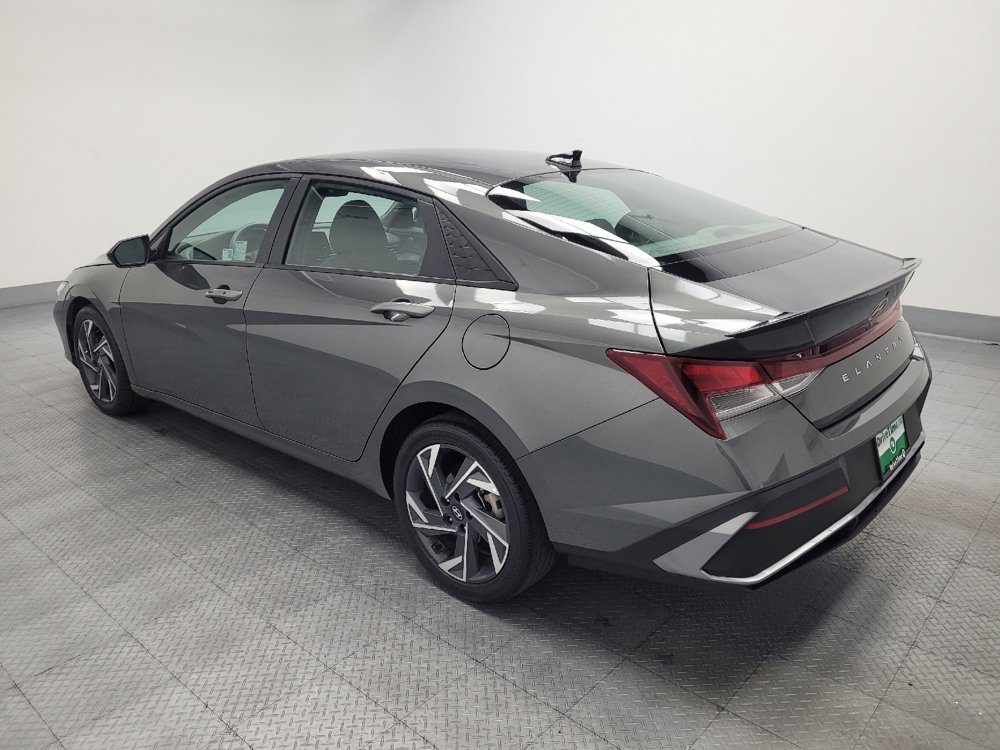 Used 2025 Hyundai Elantra Sport FWD image 3