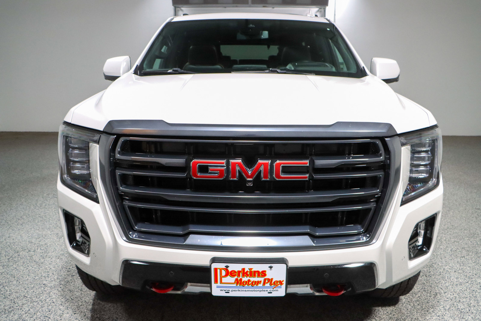 Used 2024 GMC Yukon AT4 w/ Technology Package image 4