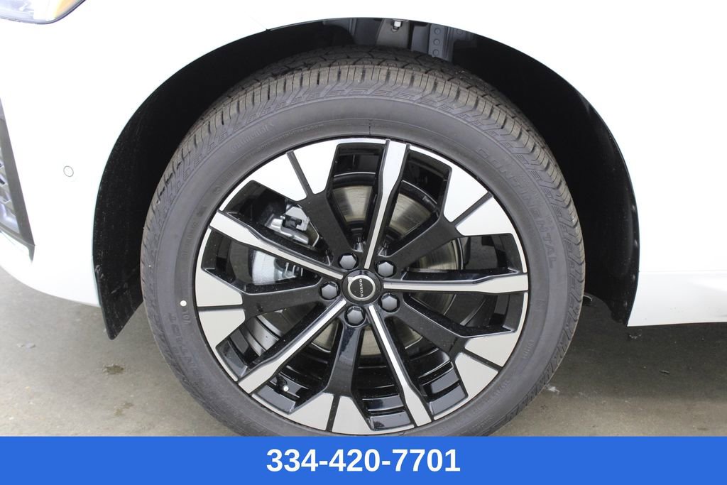 New 2026 Volvo XC60 B5 Plus w/ Climate Package image 29