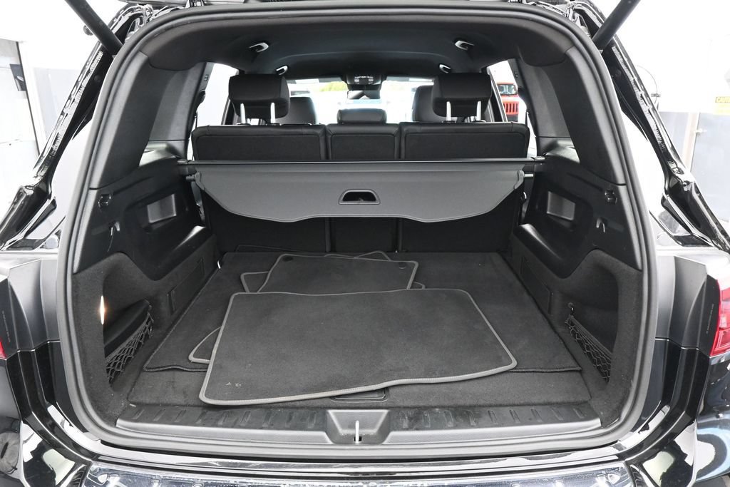 Used 2025 Mercedes-Benz GLB 250 image 36