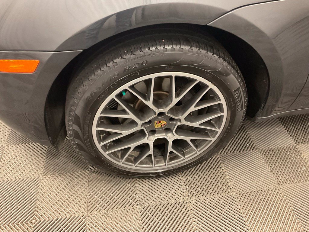 Used 2018 Porsche Macan AWD/4WD image 18