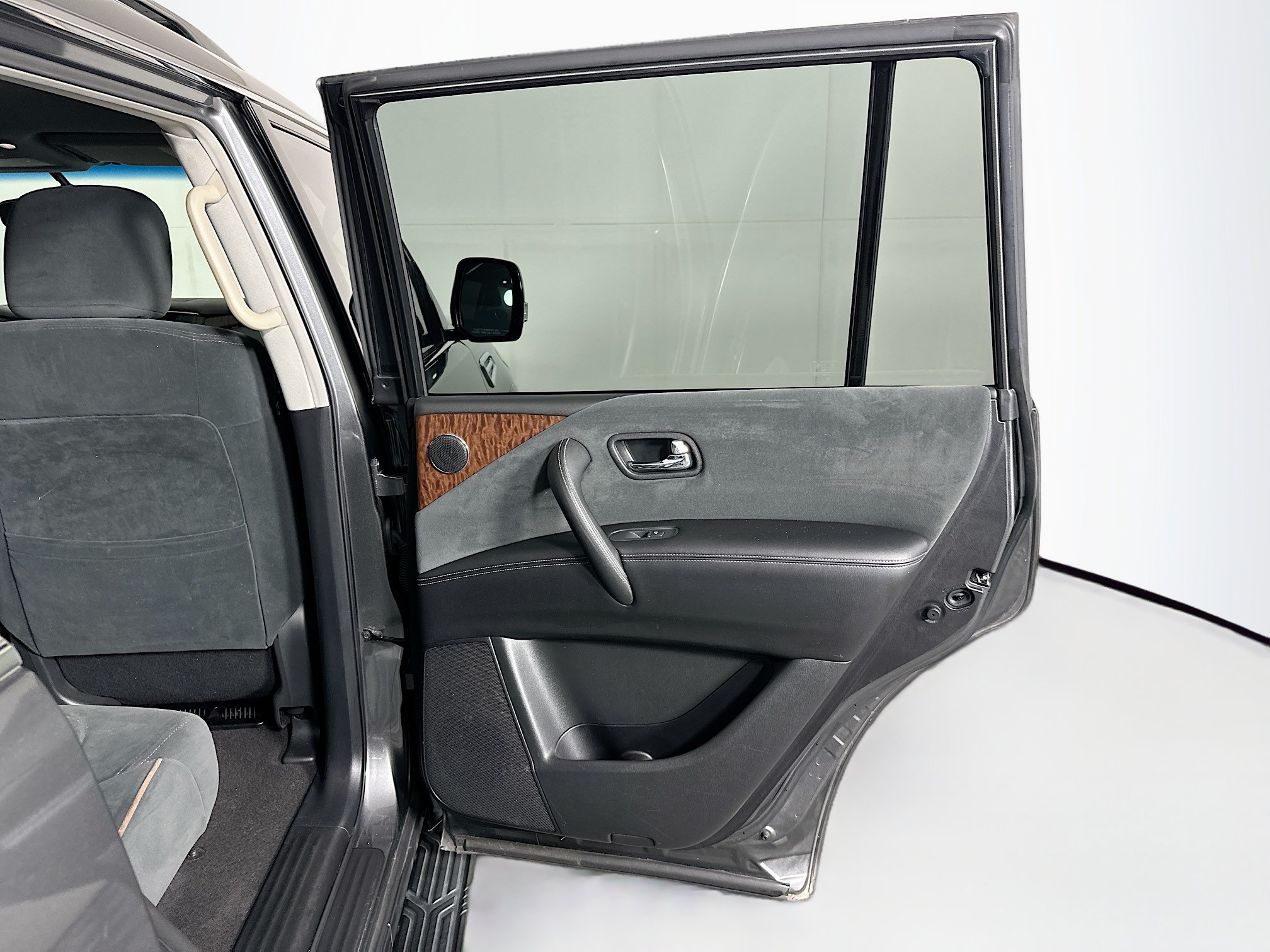 Used 2019 Nissan Armada SV w/ Driver Package RWD image 31