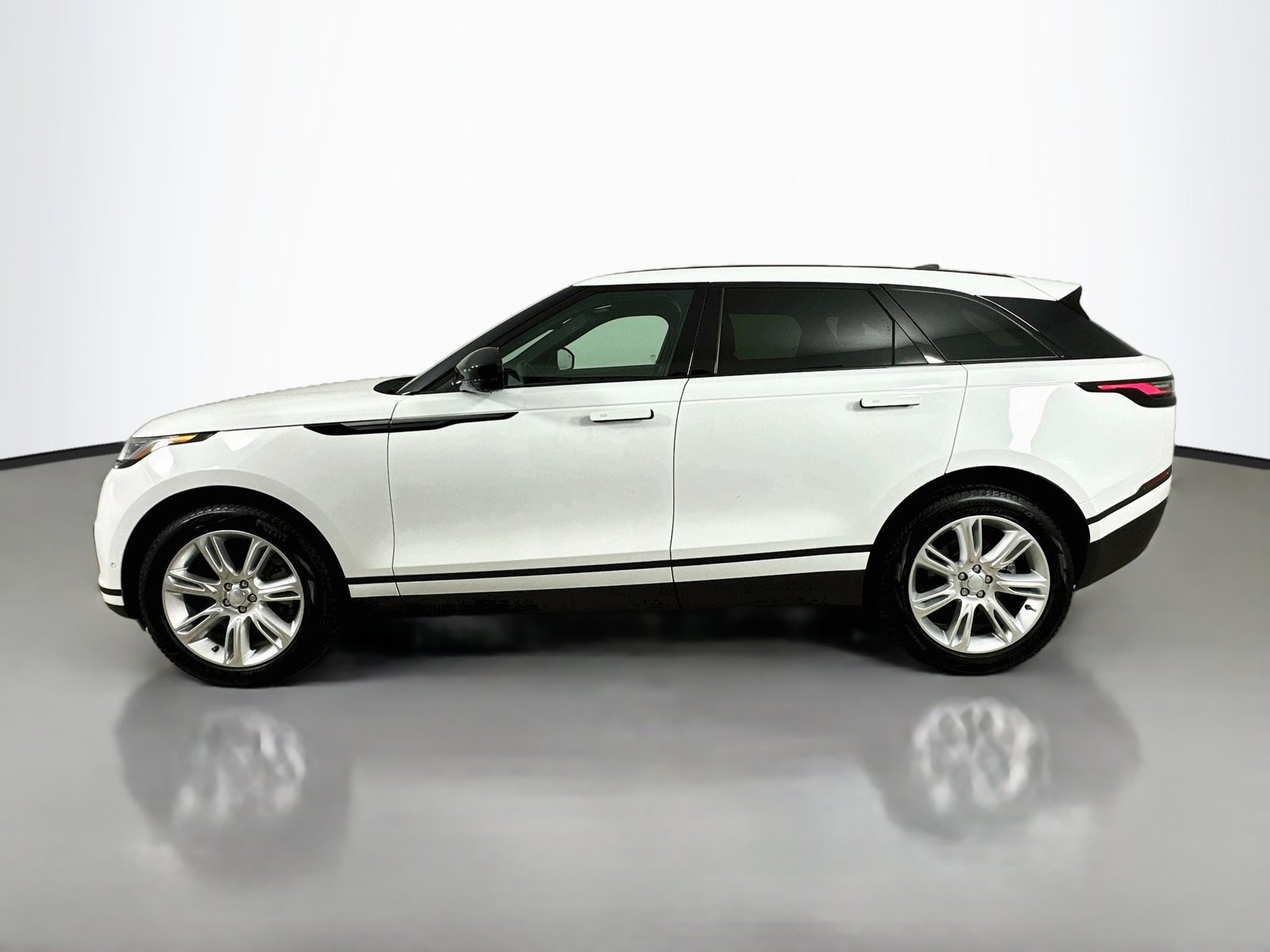 Used 2026 Land Rover Range Rover Velar S AWD/4WD image 8