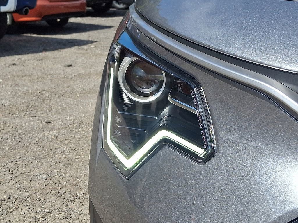 New 2025 Kia Niro EX image 9
