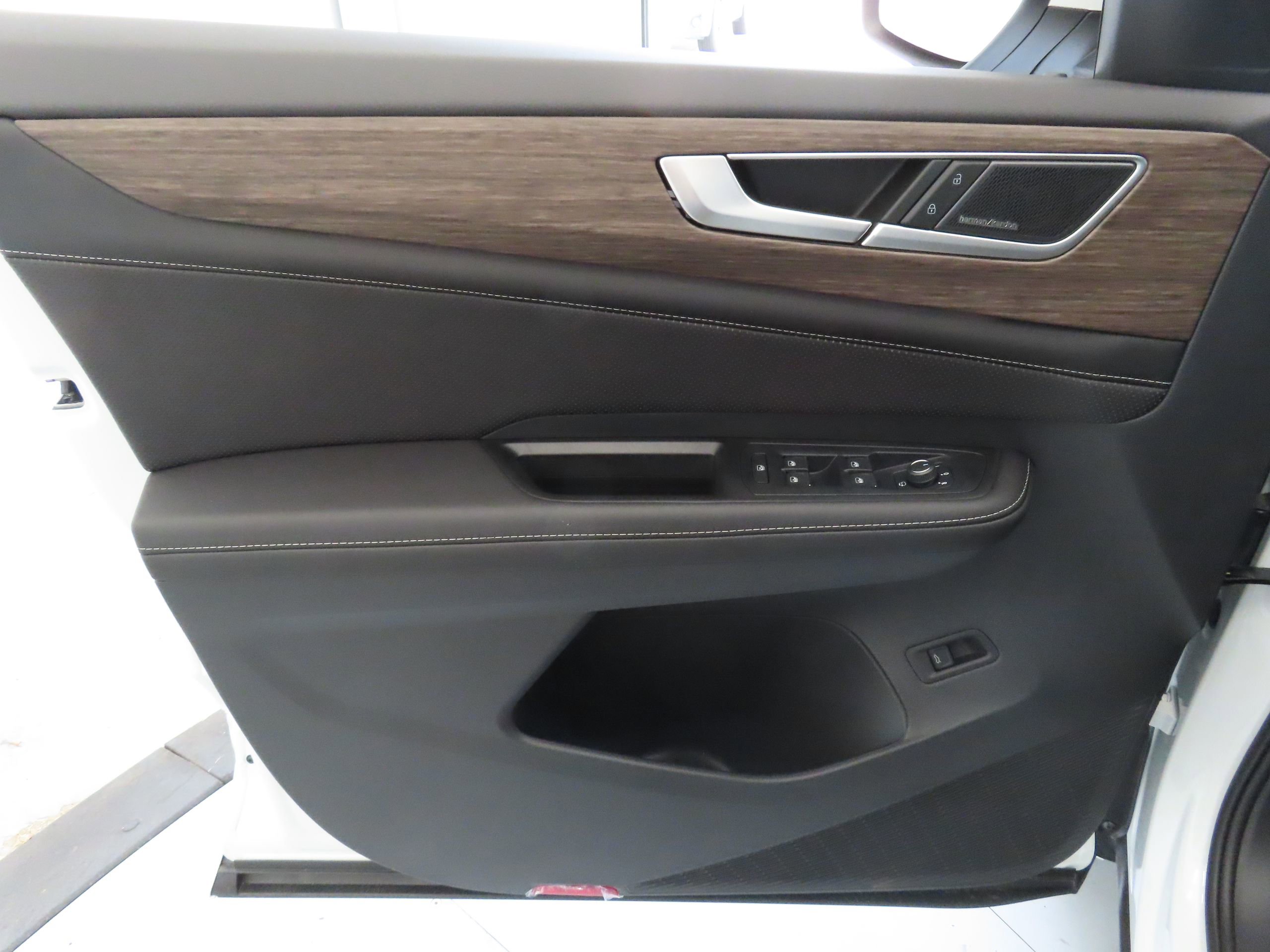 New 2026 Volkswagen Atlas SEL Premium R-Line image 11