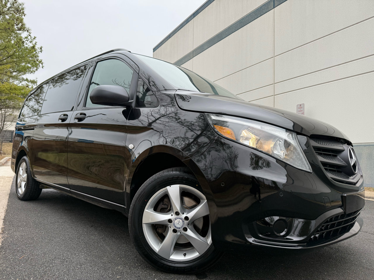 Used 2016 Mercedes-Benz Metris Passenger image 10
