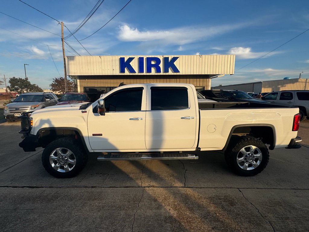 Used 2017 GMC Sierra 3500 SLT w/ Duramax Plus Package AWD/4WD image 2