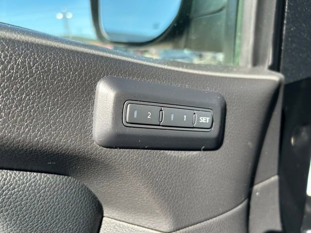Used 2021 Nissan Titan PRO-4X w/ Pro-4x Convenience Package AWD/4WD image 32