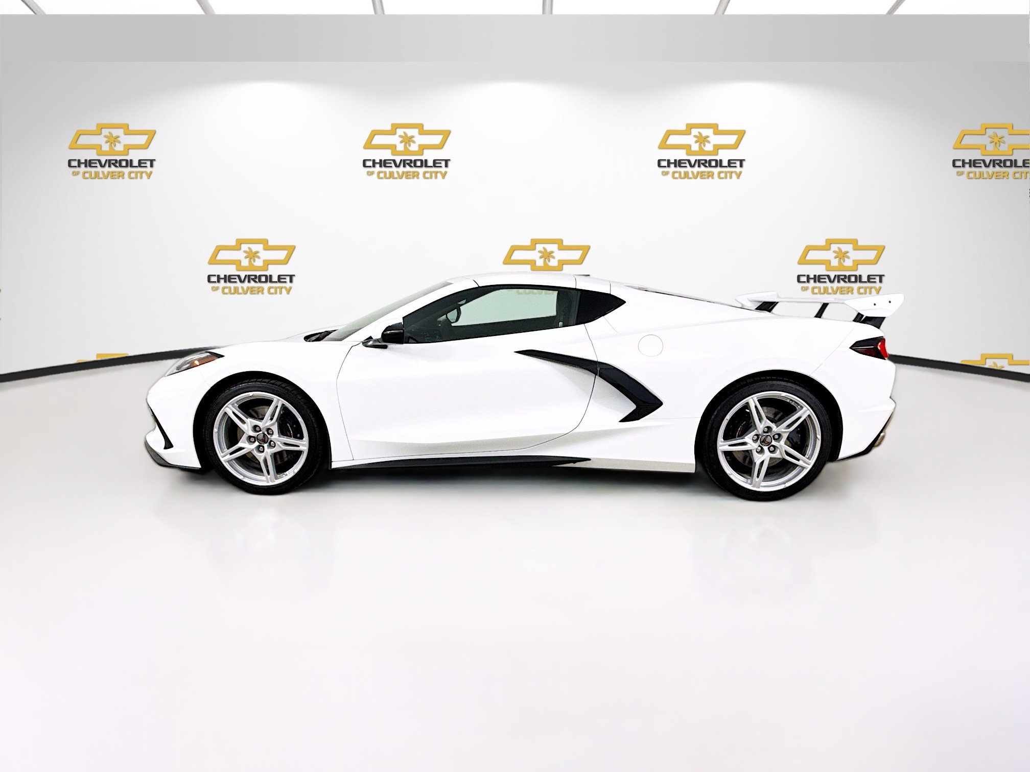 Used 2024 Chevrolet Corvette Stingray Coupe w/ Z51 Performance Package RWD image 5