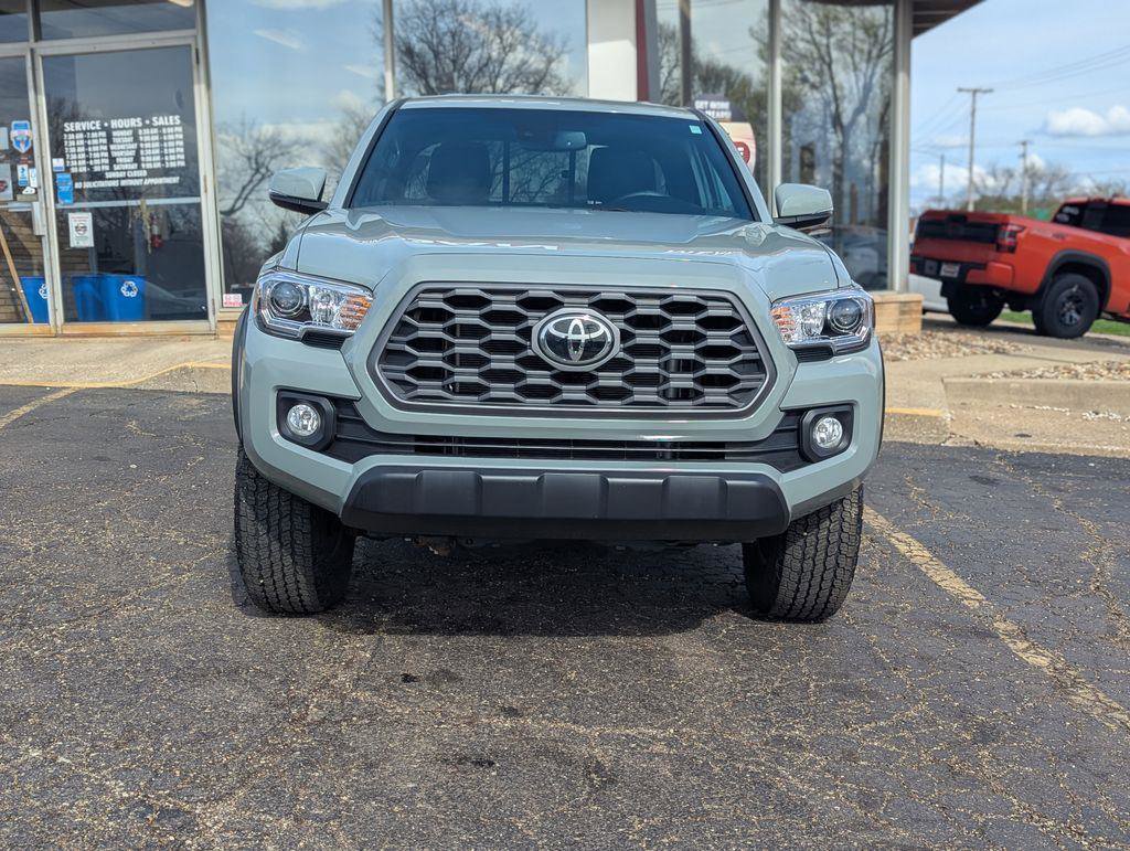 Used 2023 Toyota Tacoma TRD Off-Road w/ TRD Premium Off Road Package image 2