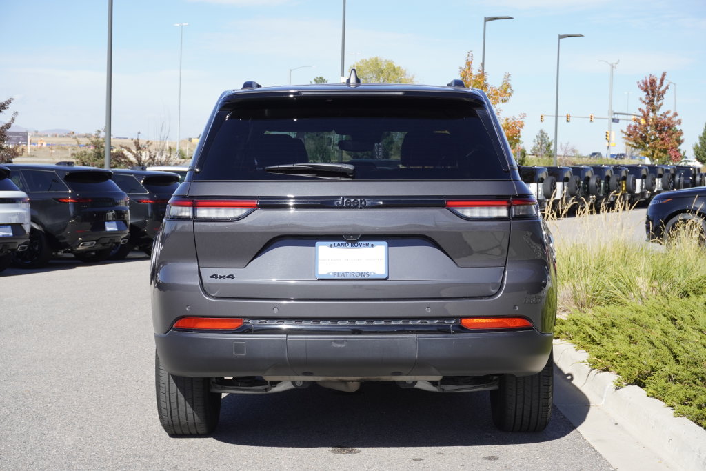 Used 2024 Jeep Grand Cherokee Altitude AWD/4WD image 6