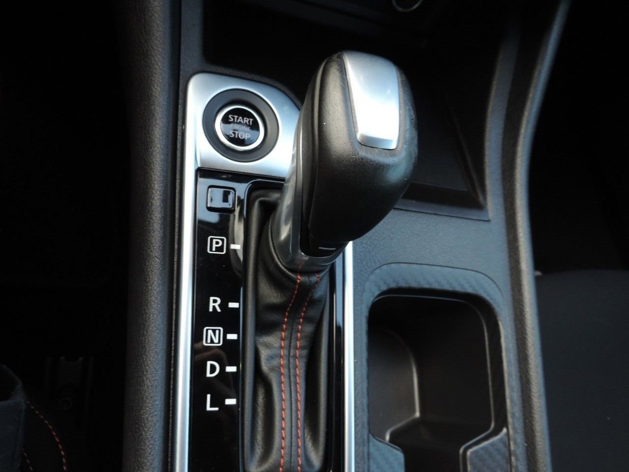 Used 2025 Nissan Sentra SR w/ Midnight Edition image 24