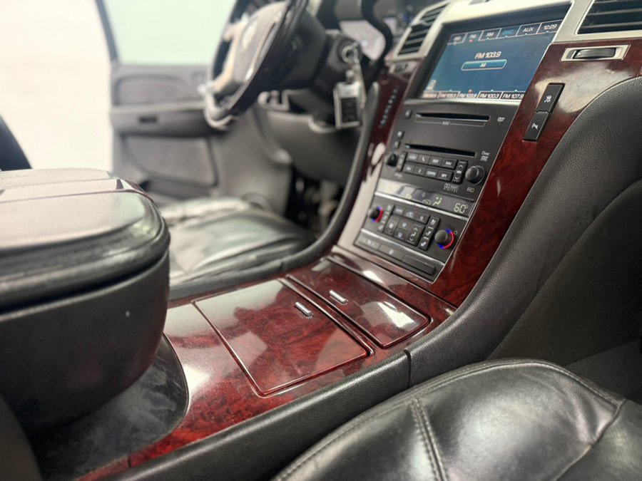 Used 2008 Cadillac Escalade EXT AWD/4WD image 56
