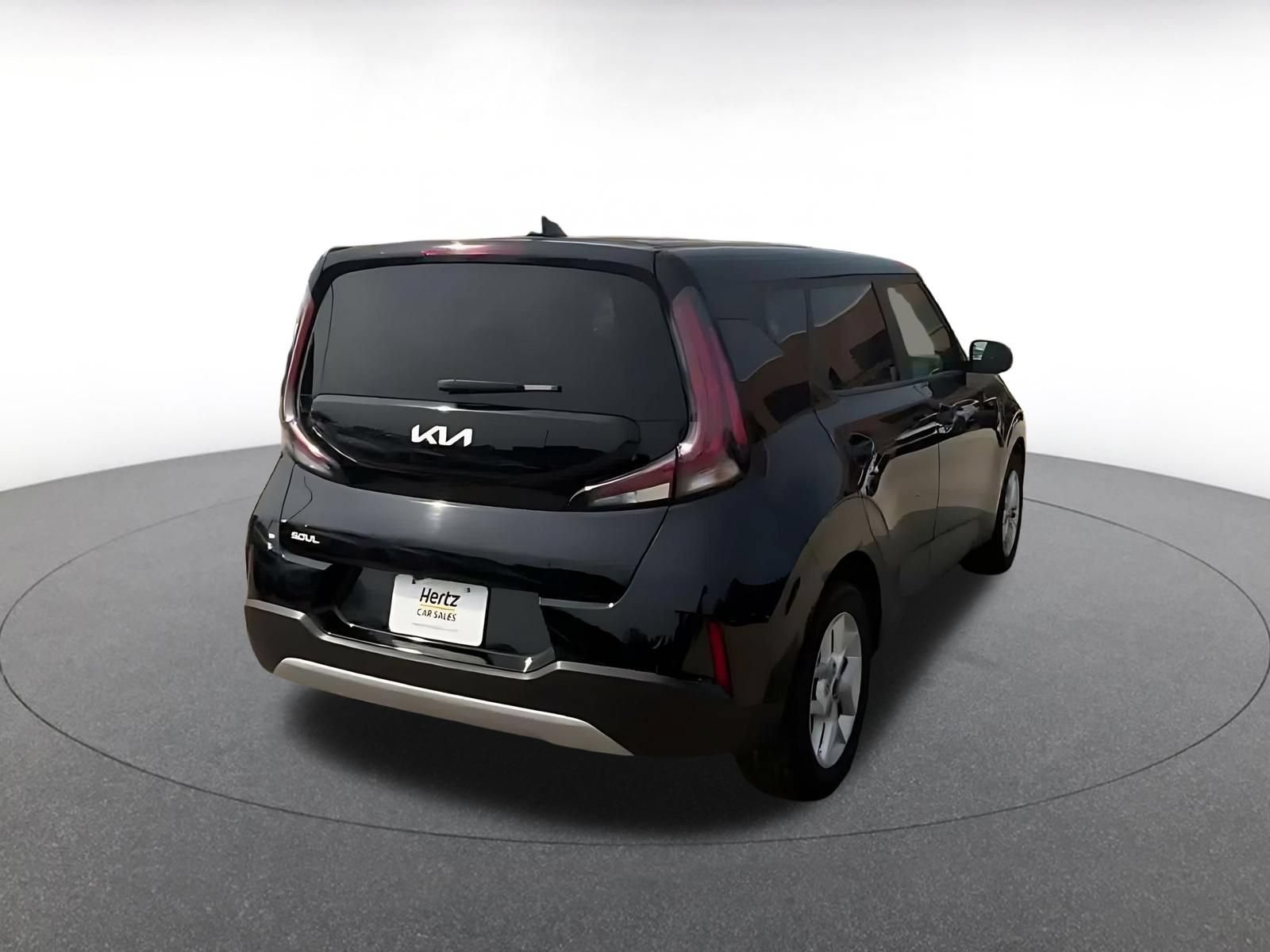Used 2025 Kia Soul LX w/ LX Technology Package FWD image 14