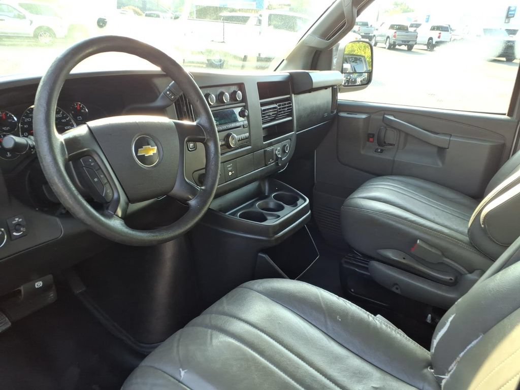 Used 2016 Chevrolet Express 2500 RWD image 15
