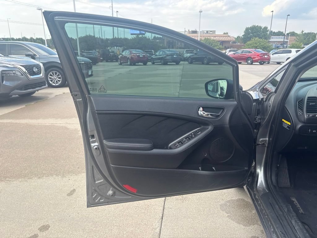 Used 2016 Kia Forte LX FWD image 9
