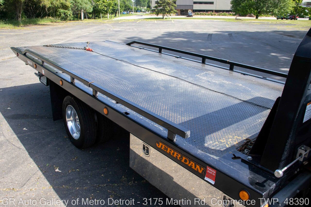 Used 2024 RAM 5500 SLT w/ Quick Order Package 2YG SLT AWD/4WD image 13