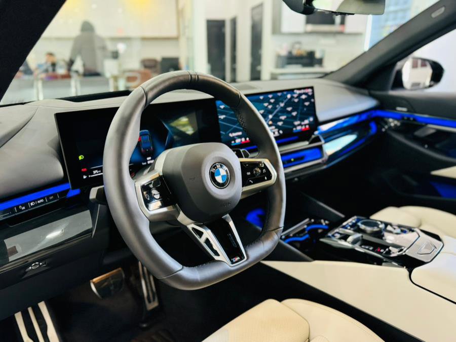 Used 2024 BMW 540i xDrive w/ Premium Package image 14