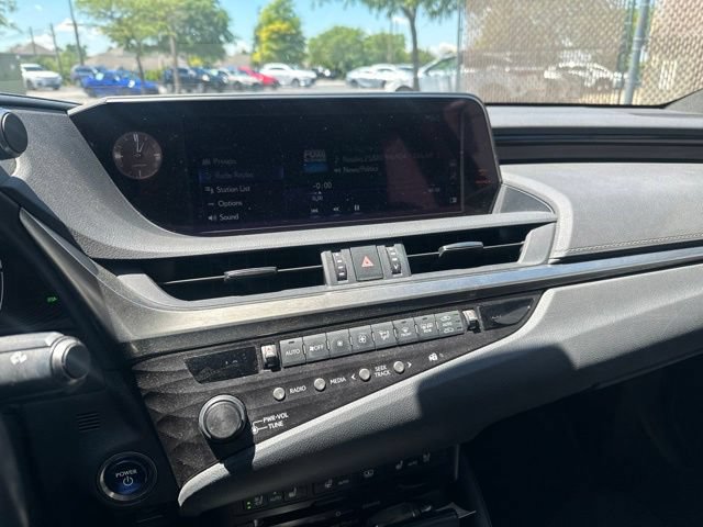 Used 2019 Lexus ES 300h FWD image 14