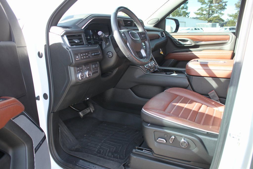 Used 2024 GMC Yukon Denali Ultimate image 12