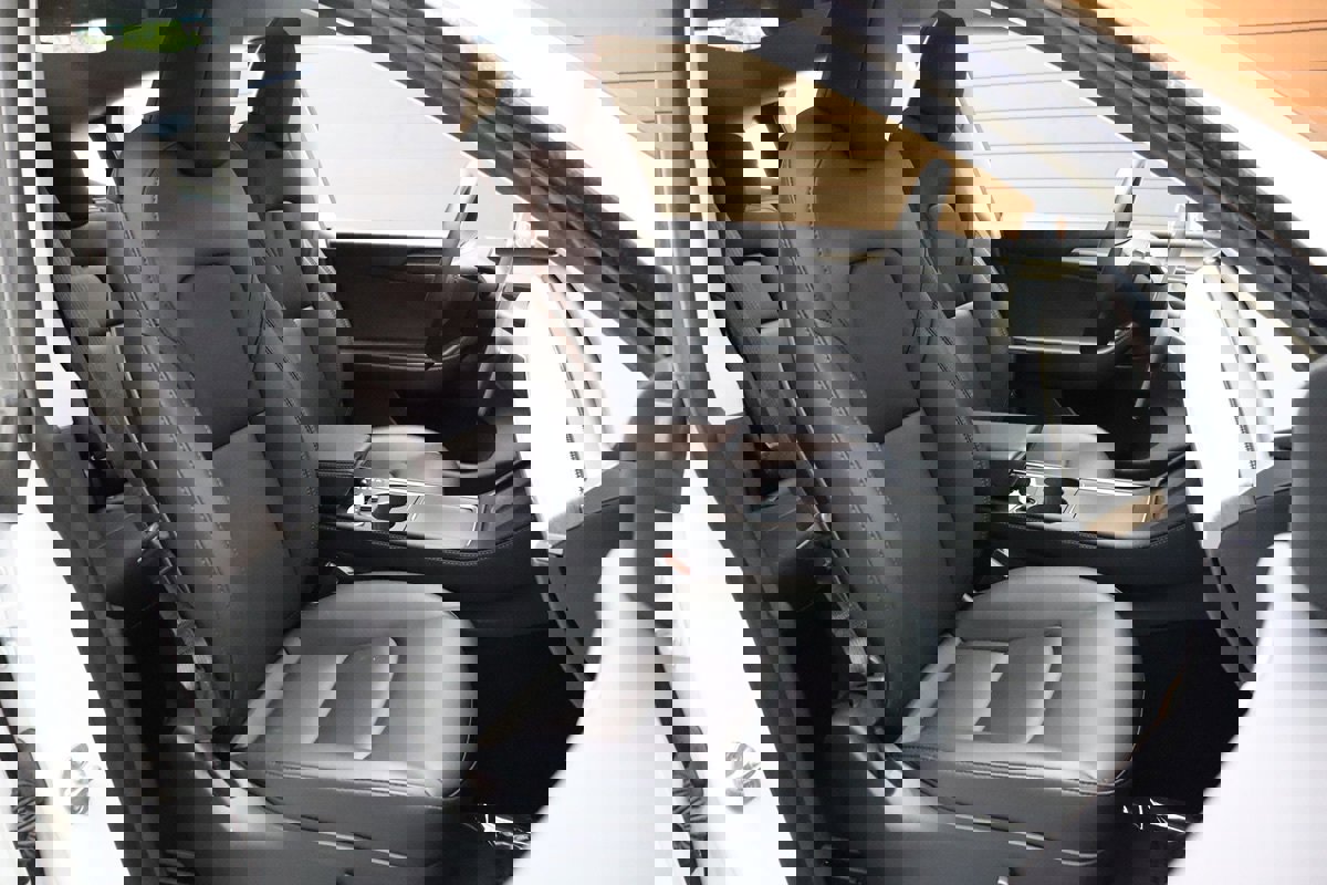 Used 2023 Tesla Model Y Long Range image 36