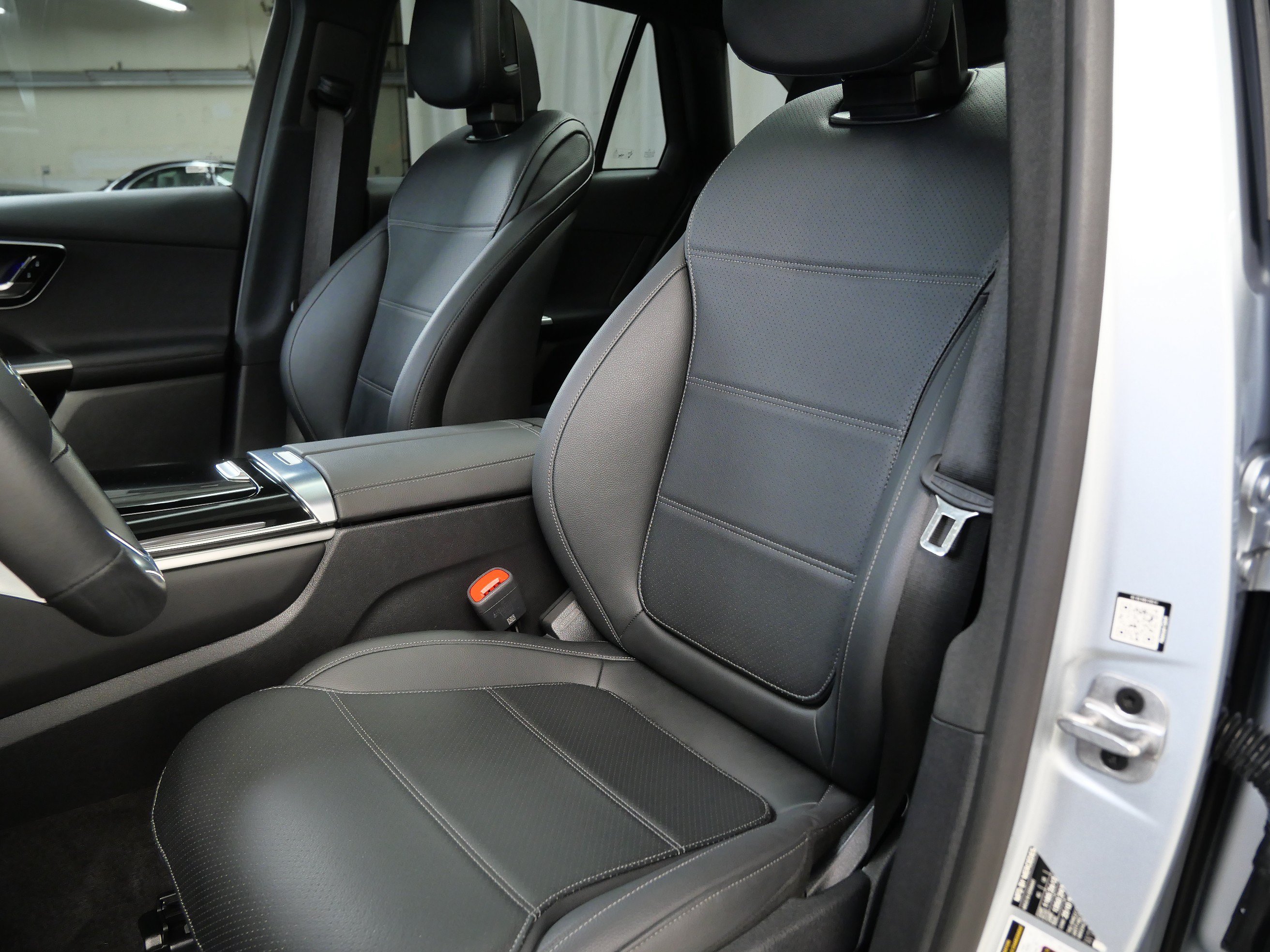 Certified 2026 Mercedes-Benz GLC 300 4MATIC image 3