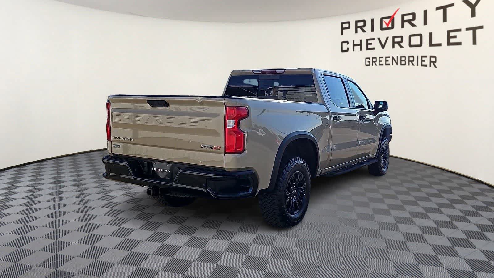 Used 2022 Chevrolet Silverado 1500 ZR2 w/ Technology Package AWD/4WD image 8