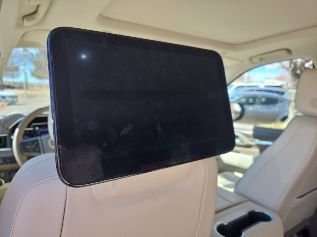 Used 2021 GMC Yukon Denali w/ Denali Premium Package image 18