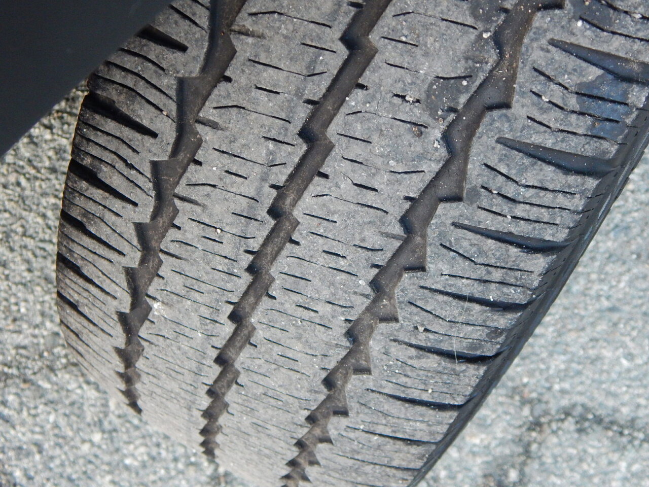 Used 2024 Ford Transit 250 148 Medium Roof w/ Load Area Protection Package image 25